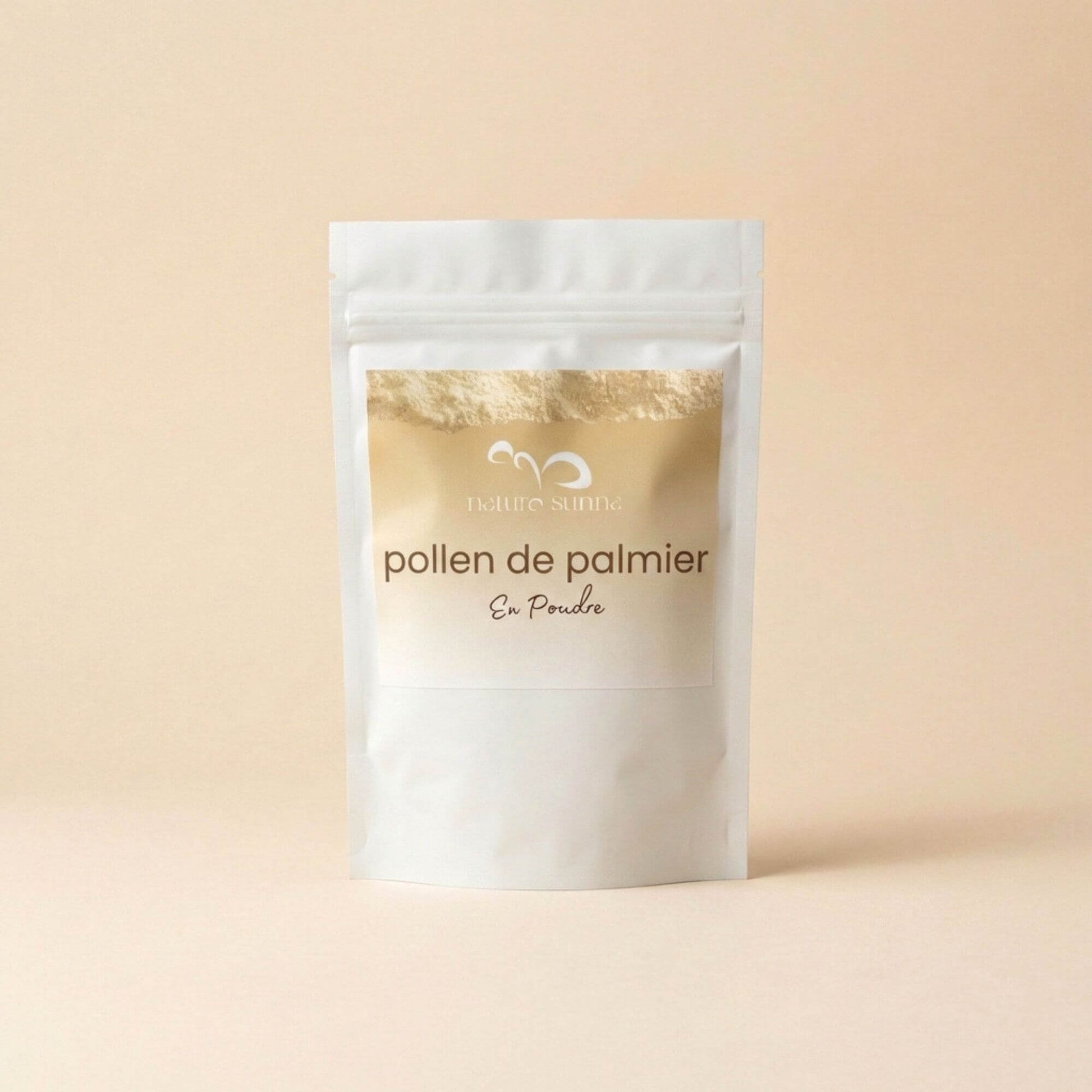 Pollen de palmier en poudre Naturo Sunna, produit naturel en vrac, présenté en sachet refermable sur fond beige doux.